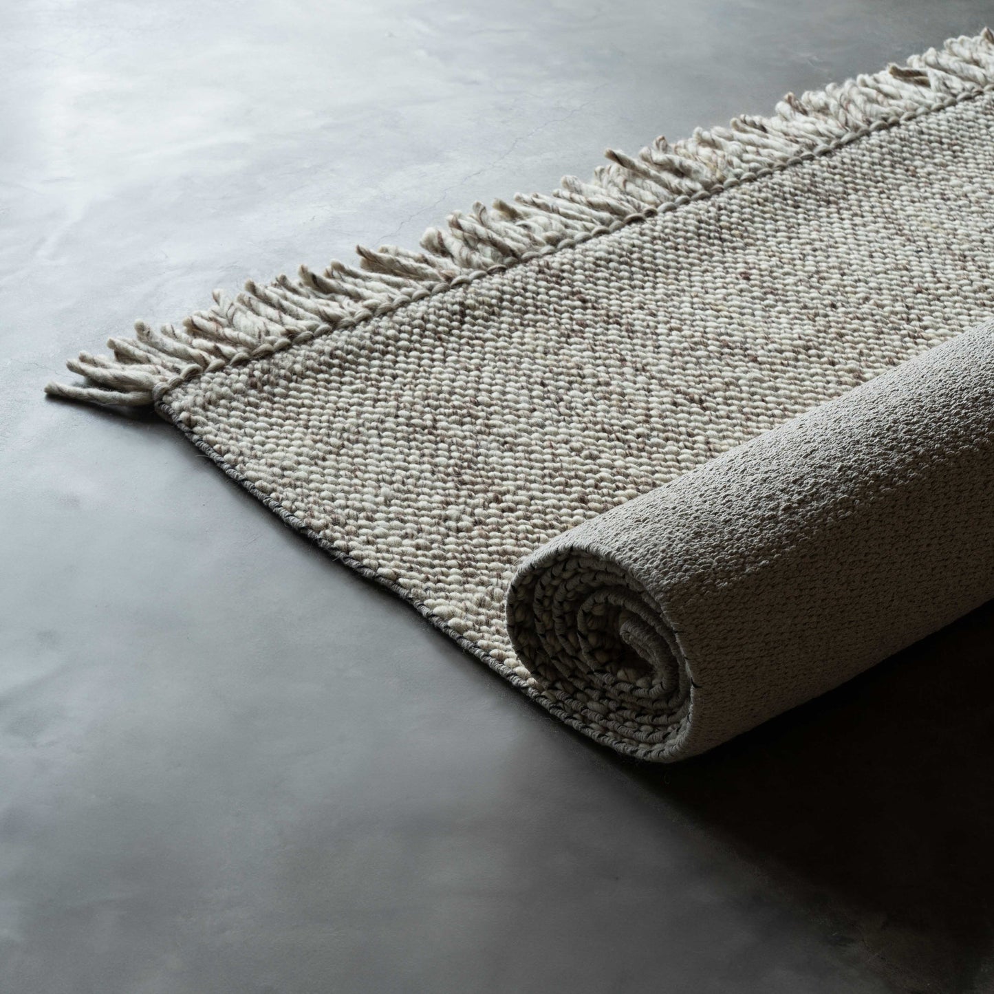 Champo Simplicity Handcrafted Ivory Brown Wool Rug