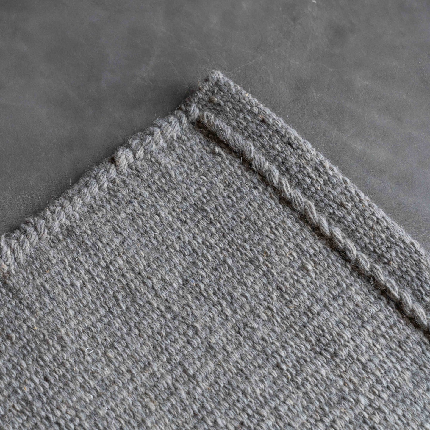 Har bour View Handcrafted Grey Wool Rug